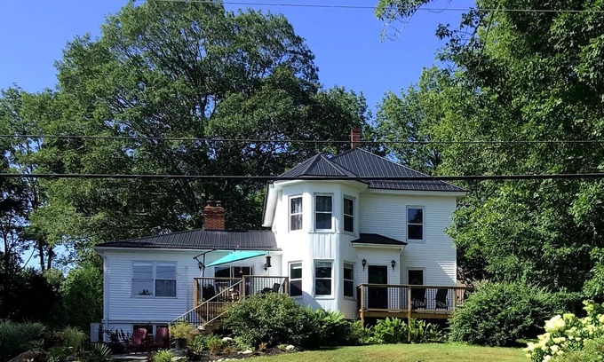 Milton Apartment | Quiet Location in Central Nova Scotia With Wonderful Views of the Mersey River