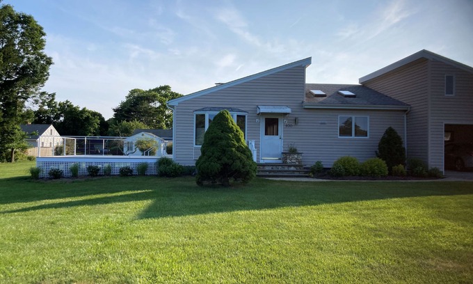 East Marion House | Quiet Oasis Near Greenport and Safe Harbor Marina with Views of Lavendar Farm