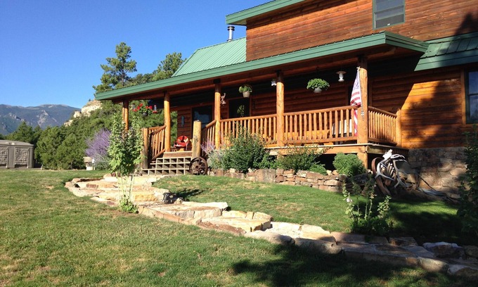 Rye Cabin | Quiet, peaceful log home on 40 acres with nature right out the door.