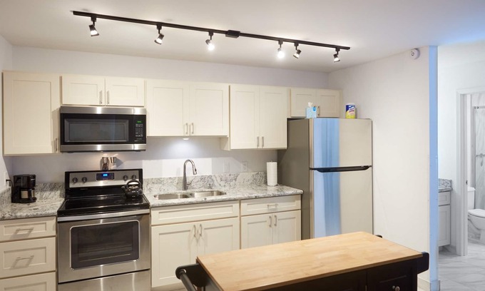 Kihei Apartment | Quiet & Private S. Kihei 1BR Guest Suite - 10 minute walk to Kamaole Beach II