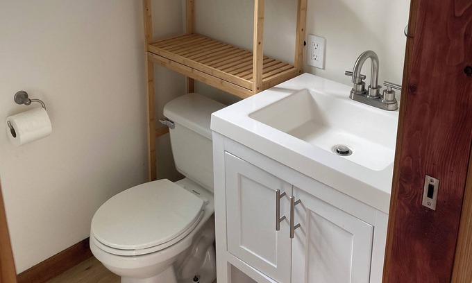 Sebastopol Apartment | Quiet, serene getaway in the countryside. 10min from the town of Sebastopol.