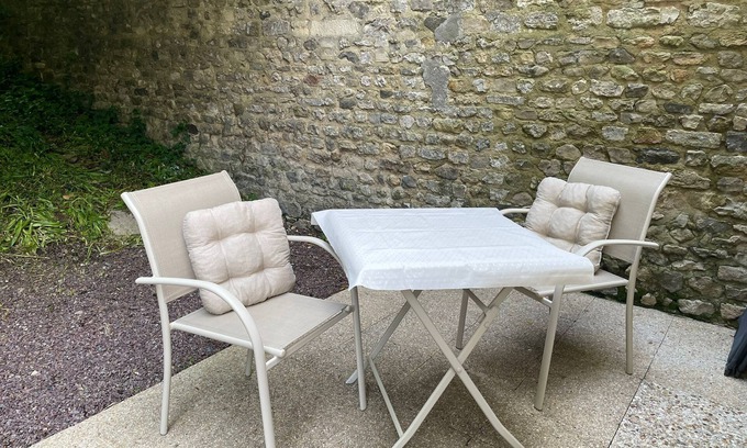 Bayeux House | Quiet, small house with terrace, in the center of Bayeux