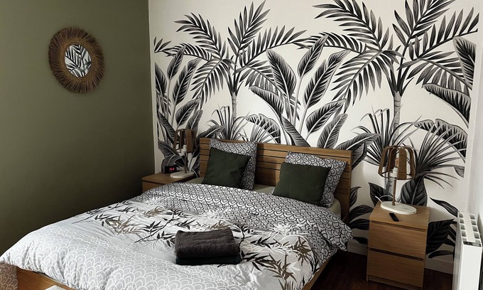 Oissel House | Quiet two-bedroom house on the banks of the Seine with parking space. Outdoor terrace