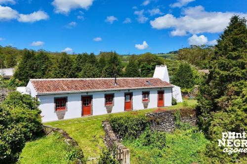 Angra do Heroismo House | Quinta das Estrelinhas by PontaNegraAzores