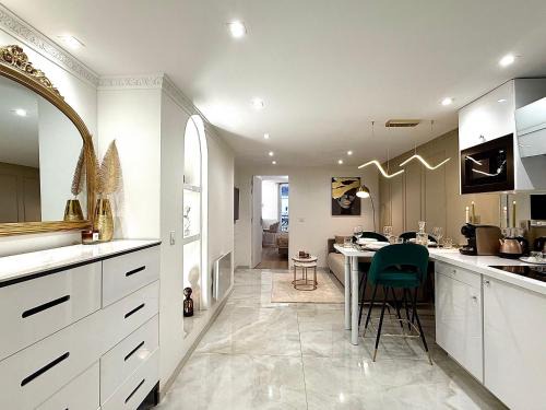 Old Town Apartment | Résidence Auguste Comte - avec Balcon - Cœur de Dijon