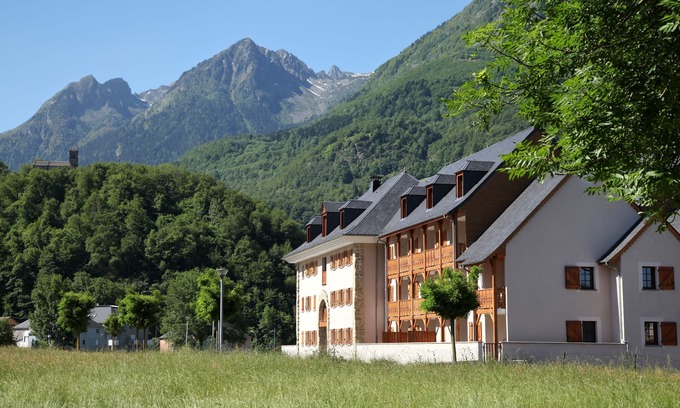 Luz-Saint-Sauveur Apartment | Résidence Val de Roland - Apartment duplex 8 people