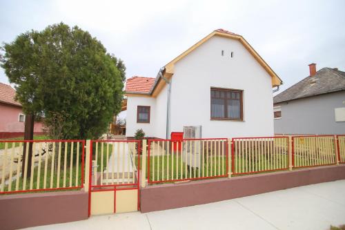 Polany House | Rózsa Vendégház