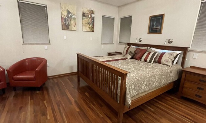 Fairbanks Apartment | R & R Hideaway Suite