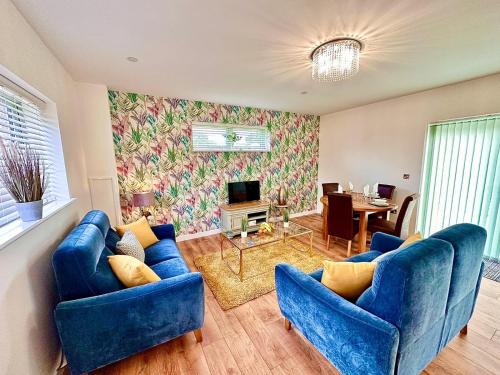 Tredunnock House | Rabbit Meadow Lodge - Amazing Views