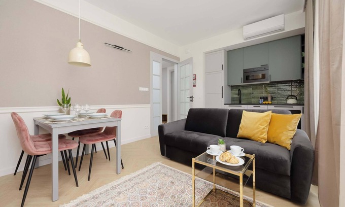 Mokotow Apartment | Racławicka 7 | Warsaw | Charming Apartment | Air-Conditioning
