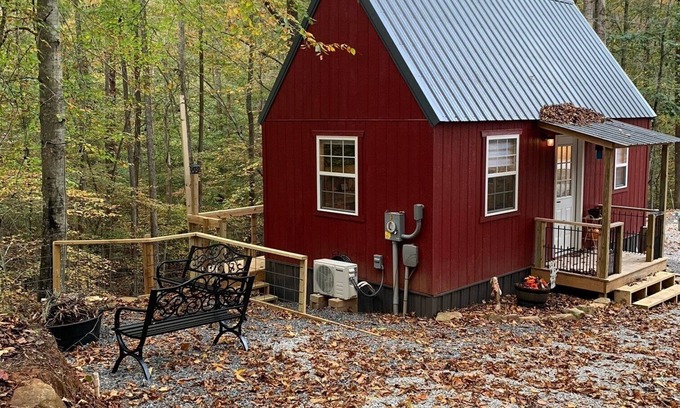 Dunlap Cabin | Raccoon Lodge at Coops Creek Cabins