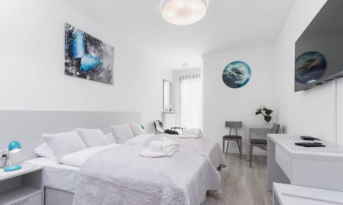 Piasek Południe Apartment | Rajska 3 | Air Conditioned Studio Near the Market