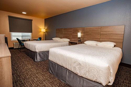 East Kootenay Hotel | Ramada by Wyndham Cranbrook