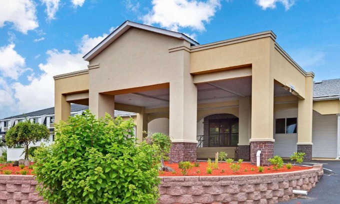 Kittery Hotel | Ramada by Wyndham Kittery