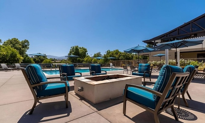 San Diego Country Estates Hotel | Ramona Country Living! 4 Relaxing Units w/Pool Access & Full Kitchen!