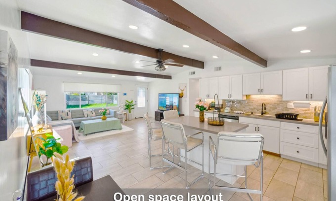 La Presa House | Ranch 3-Bedroom House w Gated Yard, Garage, Mountain/Lake View. San Diego Dream!