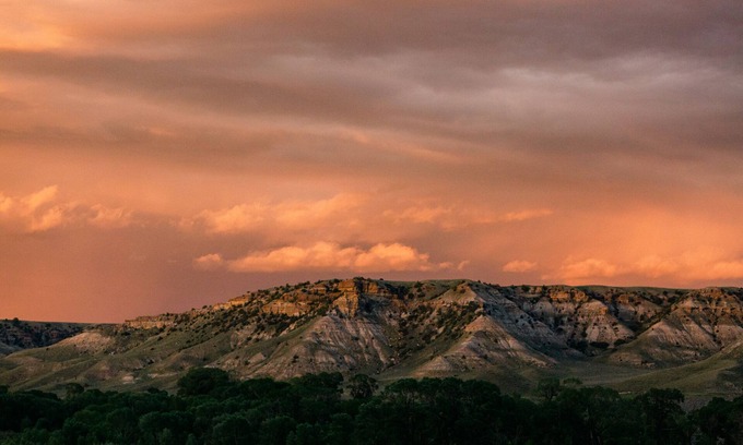 Meeteetse House | Ranch home with wide open views of the wild west.