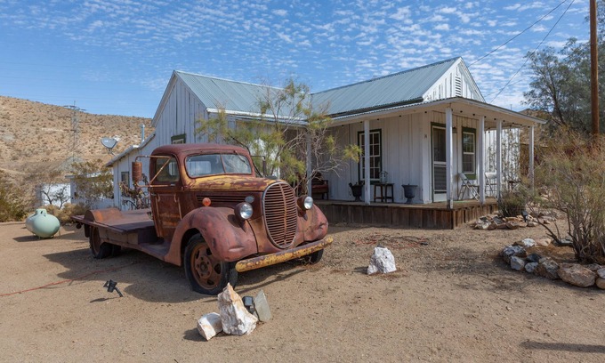 California Desert Cabin | Randsburg historical rectory 3 bedroom home