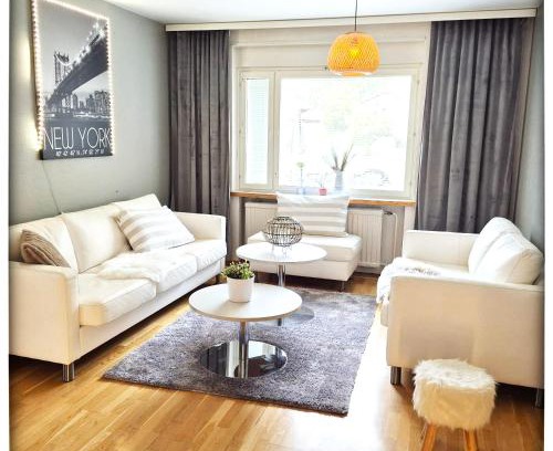 Jamsa House | RANTATALO ONNELAN LUMO 12 hlöä- 220m2 Himos 10min autolla