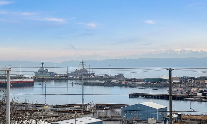 Everett Condo | Rare Waterview in north Everett n