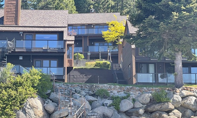 Crystal Bay Condo | recently remodelled 3 bedroom lakefront condo in Incline Village