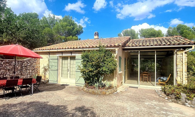 Salernes Cottage | Recharge your batteries at "Les Oliviers" gîte, 3*, air-conditionned, with pool