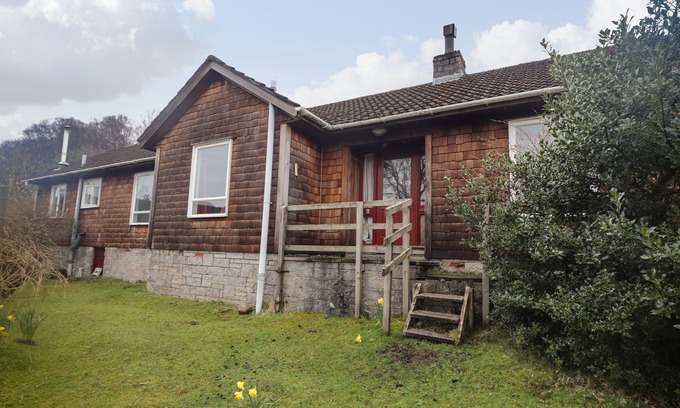Unapool Cottage | RECROY, pet friendly, country holiday cottage, with open fire in Nedd