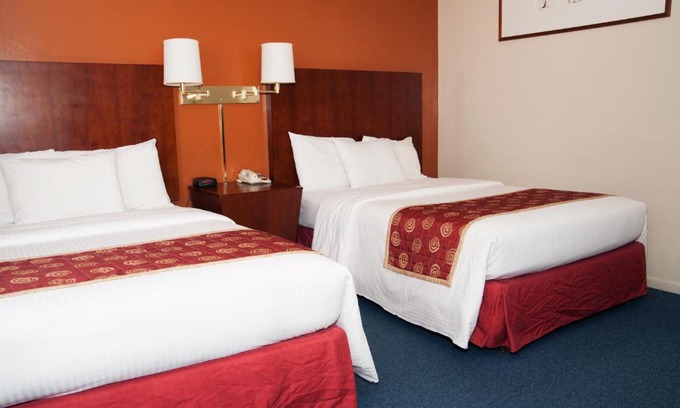 Plymouth Hotel | Red Carpet Inn and Suites Plymouth
