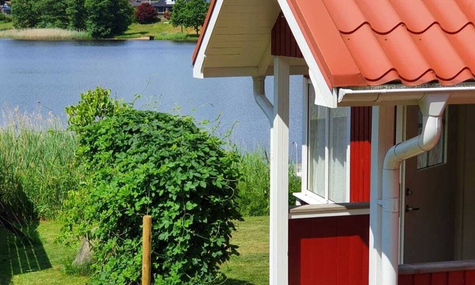 Asljunga Cottage | Red cottage at Åsljungasjön Skåne Sweden, family and dog friendly.