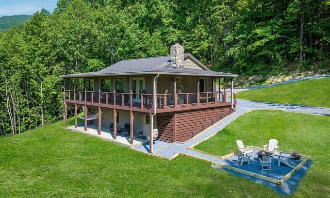 Stanley Cabin | Red Gate Cabin - Mountain views / private access to the Shenandoah National Park