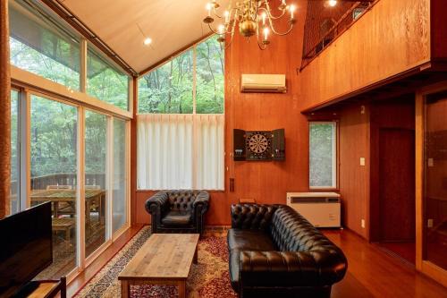 Yumoto House | -Red Tree- レッドツリー レトロかわいい森に囲まれた静かな別荘