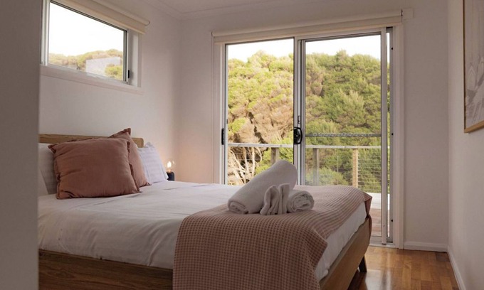 Bicheno Apartment | Redbill Surf Shack - SO Close to Redbill Beach!