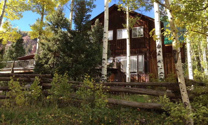 Dolores House | RedCliff Lodge w/hiking trails,specular fall colors, mtn views & great fishing!