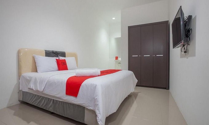 Gubeng House | RedDoorz @ Kertajaya Surabaya