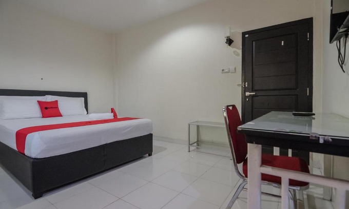 Jambi House | RedDoorz Syariah near Jamtos Jambi