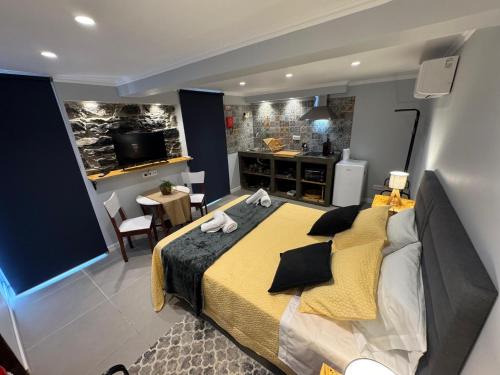 Porto Moniz House | Refúgio do Nevoeiro Estudio