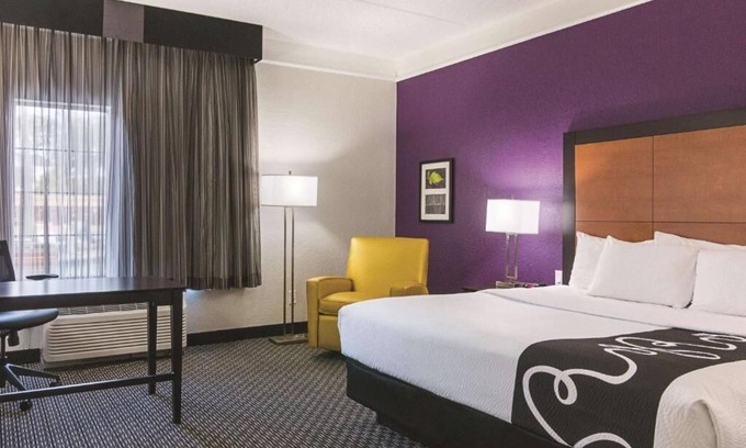 Airport North Hotel | Refreshing Stay Near Downtown Orlando & Local Attractions | Pool | Free Shuttle