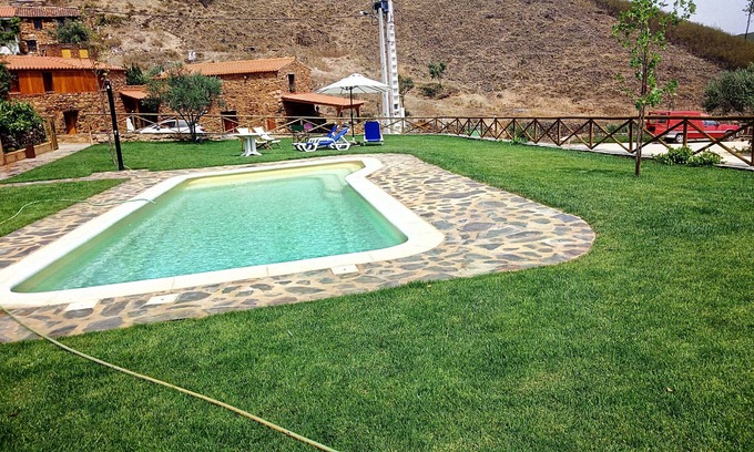 Montes da Senhora House | REFUGE OF THE RAPOSO / CASA VEGA