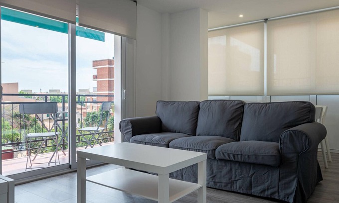 Torredembarra Apartment | Refurbished Apartment with A/C, Near Beach, Wi-Fi