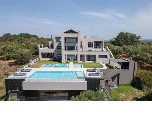 Pyrgos Villa | Reina del Cielo Luxury Villa