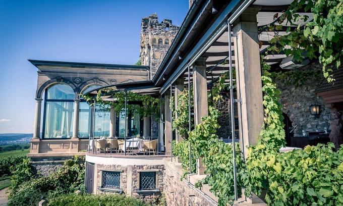 Johannisberg Hotel | Relais & Châteaux Hotel Burg Schwarzenstein