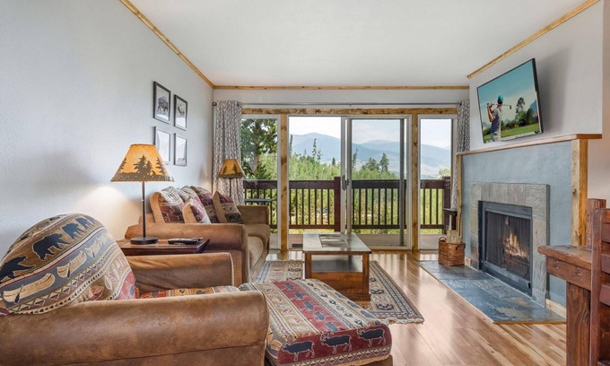 Wildernest Condo | Relax and Enjoy Views of the Continental Divide, Mountains, and Lake. Central to 7 Major Ski Areas!