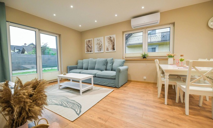 Oswiecim Apartment | Relax and unwind in a cosy atmosphere with a unique view.