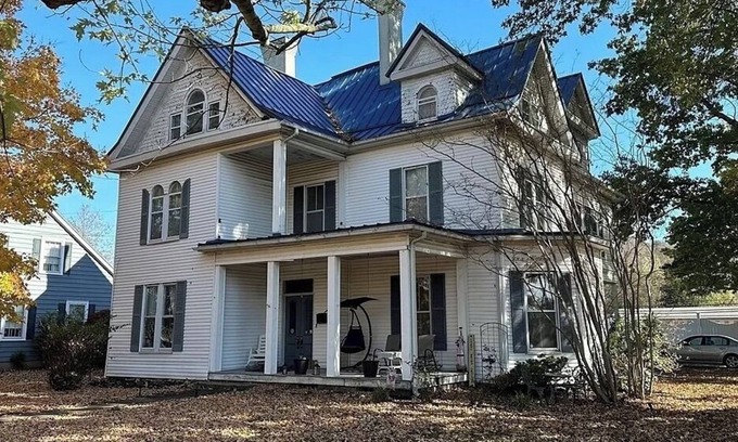 Point Pleasant House | Relax and unwind in our home. Enjoy an elevated expierience!