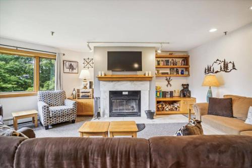 Central Vermont- Killington House | Relax at Highridge B16B Mountain View Condo with Fireplace, Sauna & Resort Perks
