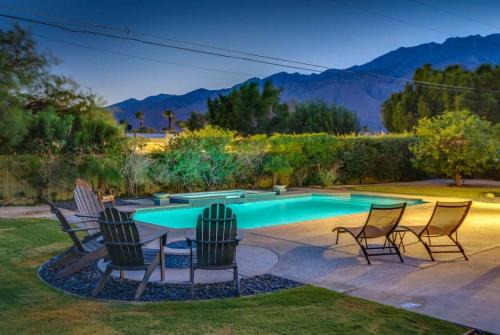 Desert Park Estates House | Relax at the 3BR Tranquil Oasis in Palm Springs