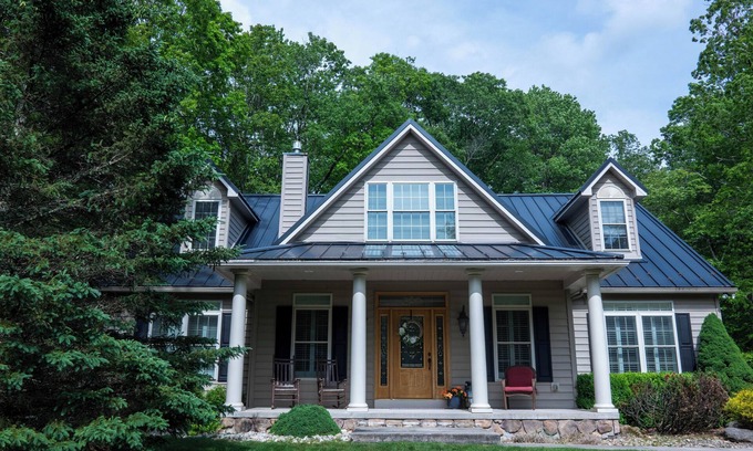 Alpine Lake House | Relax in this Spacious Craftsman style home at Alpine Lake with new golf cart