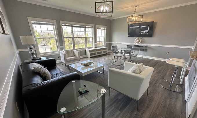 Charlotte Condo | Relaxing Now and Zen: Modern Condo, Near UNCC, PNC Pavilion, Pool, 5 Min to Dining, Shops, +15% off!