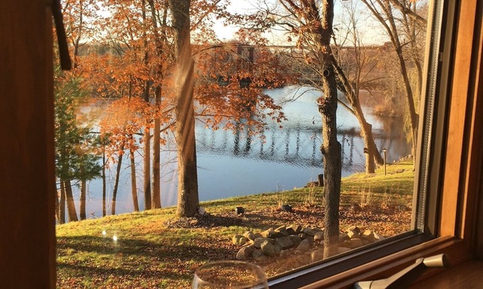 Austin House | Relaxing River Retreat