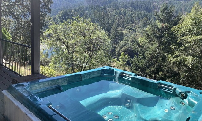 Salyer House | Relaxing Riverside Retreat (hot tub and waterfall!)